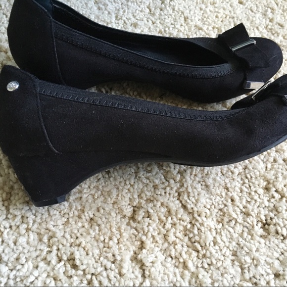 Shoes - Picture 2 of 3